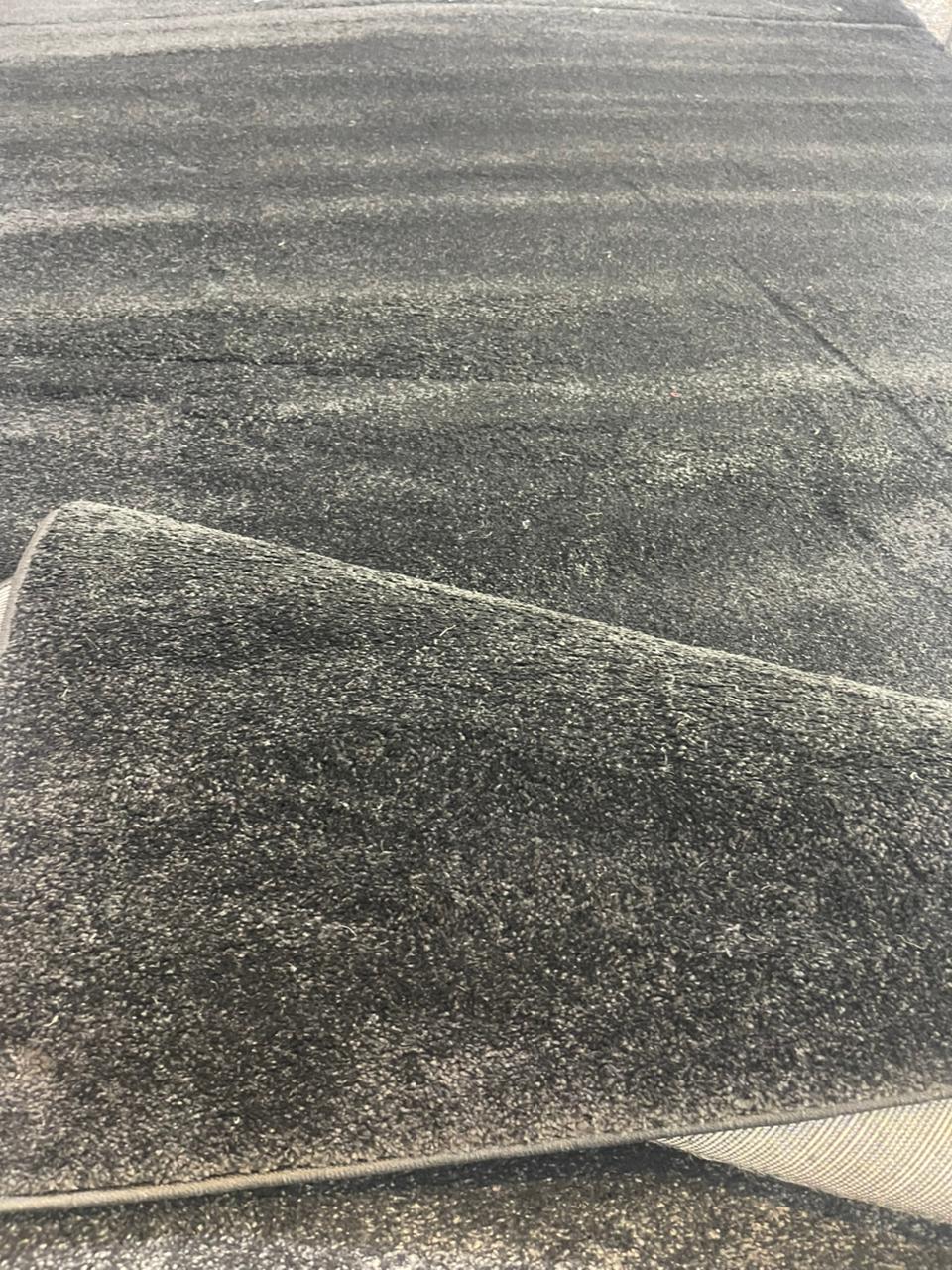 Classic Black Elegance Rug