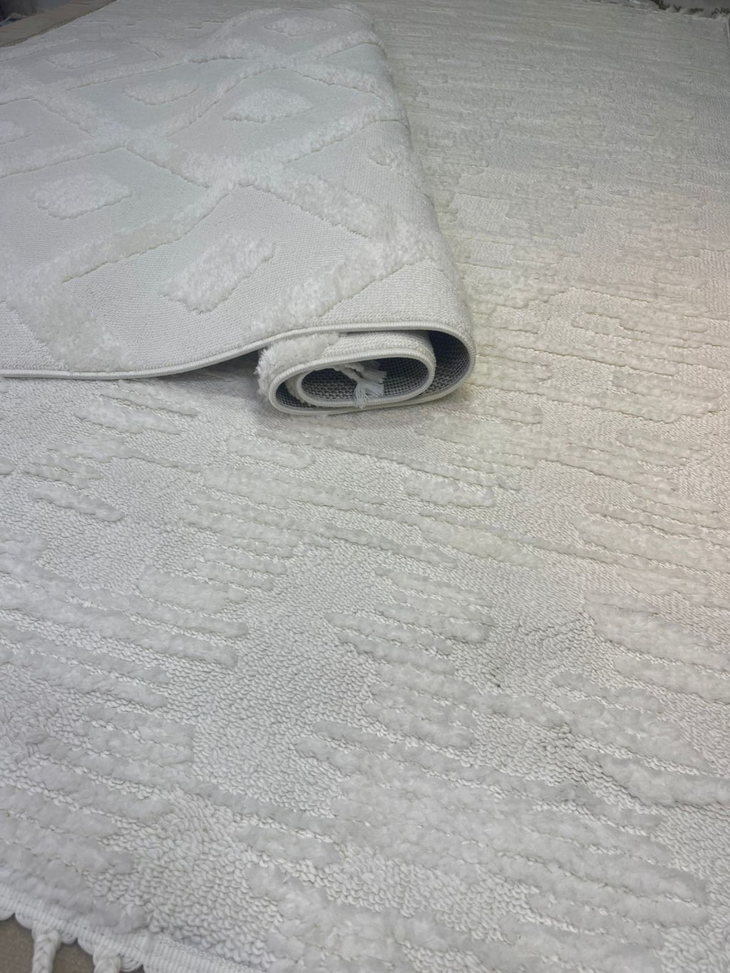 Classic White Serenity Rug