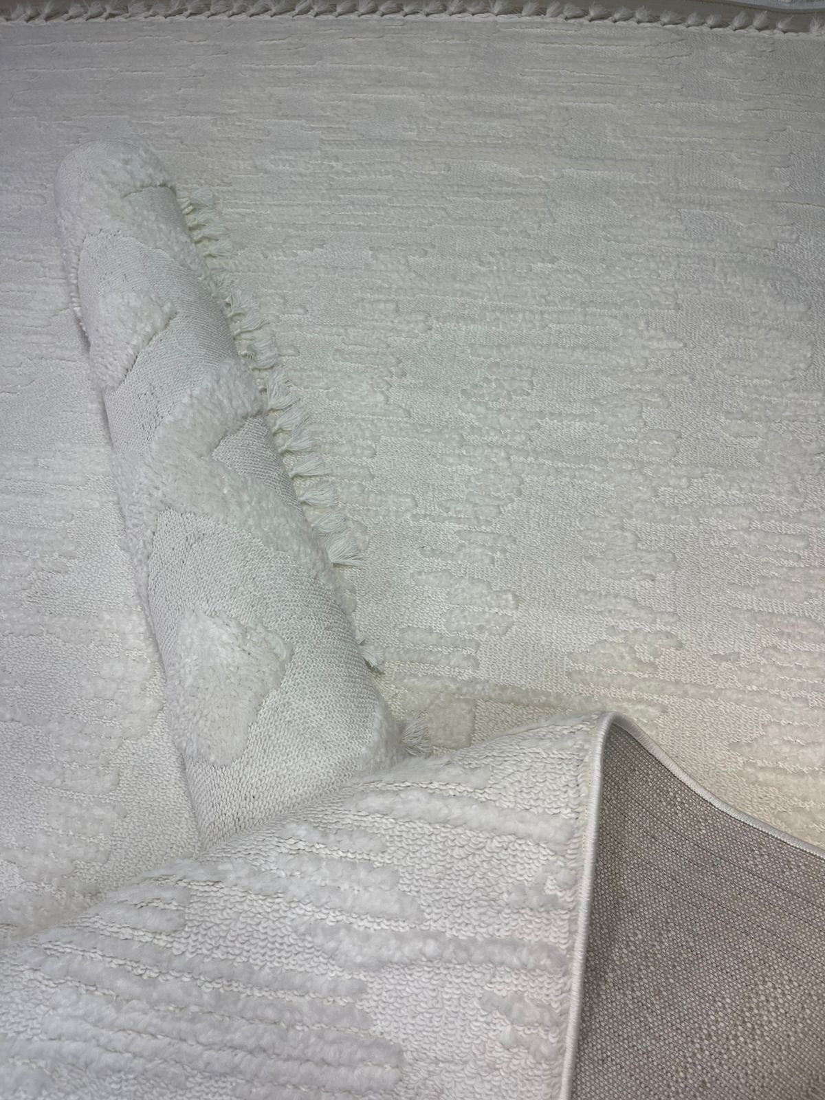 Classic White Serenity Rug