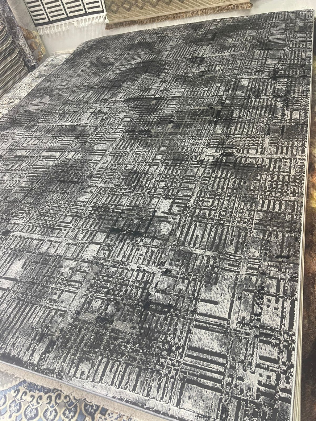 Modern Grey Black Eclipse Rug